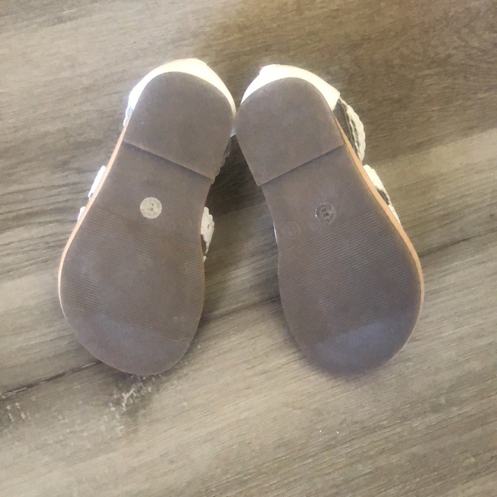 Sandals - Picture 2 of 3